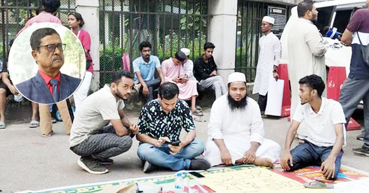 ফজলুর রহমানের বাসার সামনে চলছে বিক্ষোভ, সেনা মোতায়েন