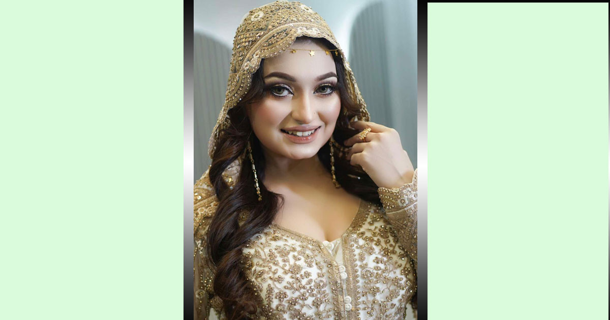 র‍্যাম্প মডেল হিসেবে স্টেজ মাতাচ্ছেন চিত্রনায়িকা রাজ রিপা
