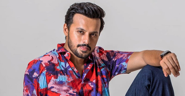 মেয়েদের ট্রায়াল রুমে গোপনে ভিডিও ধারণ করার সাক্ষী হলেন ইরফান সাজ্জাদ!