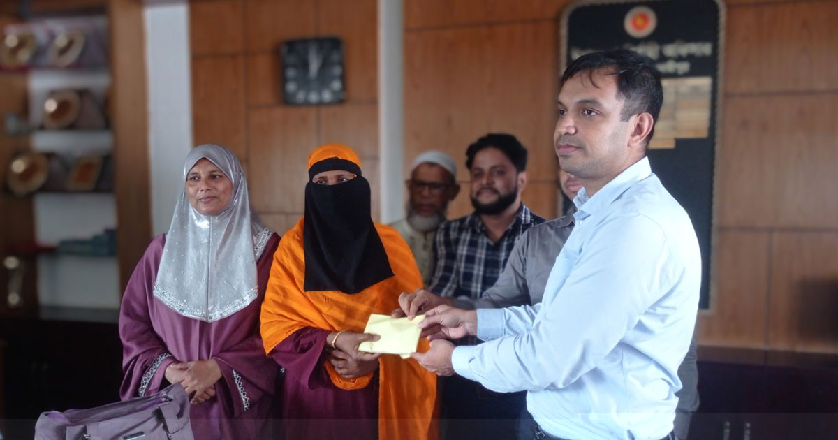 মাদারীপুরে সমাজসেবার উদ্যোগে সুদমুক্ত ক্ষুদ্র ঋণ বিতরণ