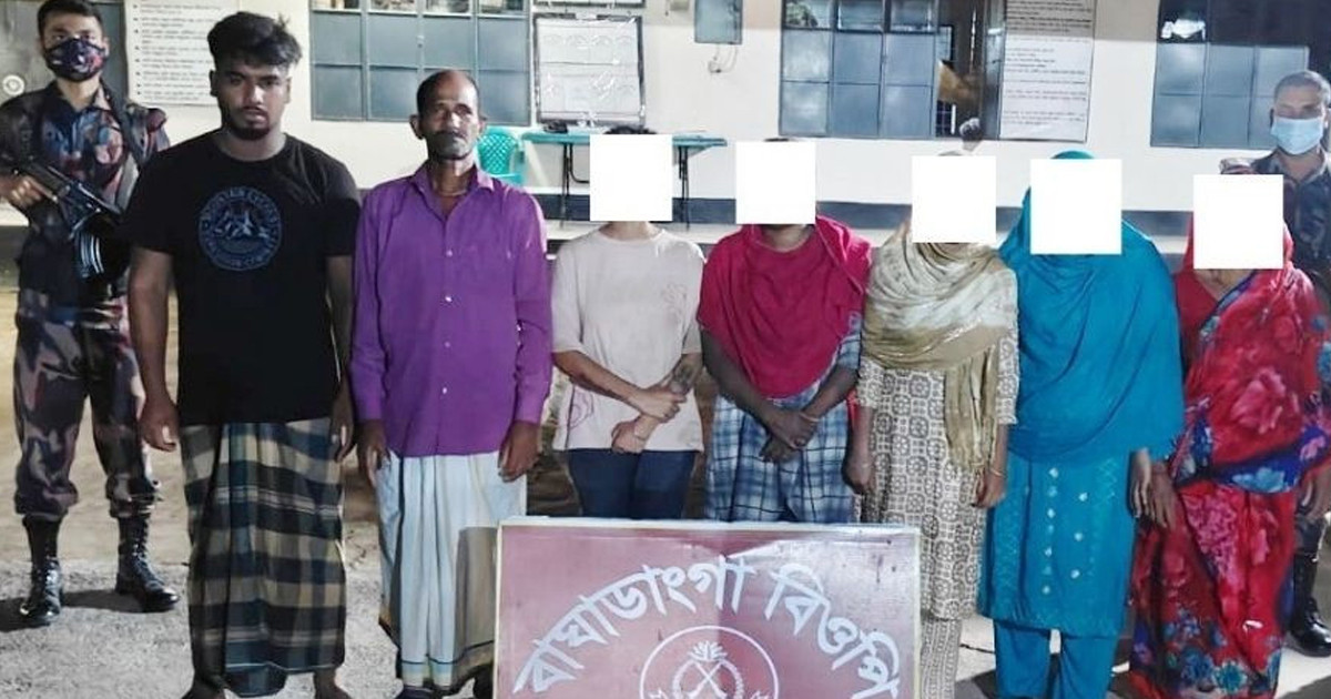 মহেশপুর সীমান্ত দিয়ে ভারতে প্রবেশকালে ৮ বাংলাদেশি আটক