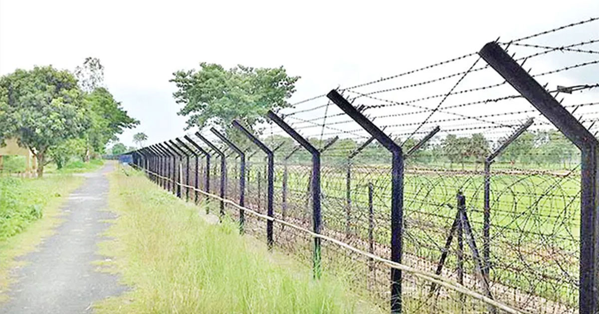 সীমান্তে পুশইনের অপেক্ষায় শত শত নারী-পুরুষ
