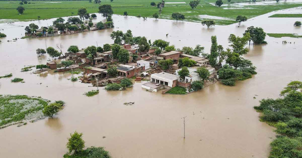 ফের অতিরিক্ত পানি ছাড়লো ভারত, বিপাকে পাকিস্তান
