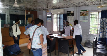 ঝিনাইদহে ব্যাংকের ভল্ট ভেঙে টাকা লুট
