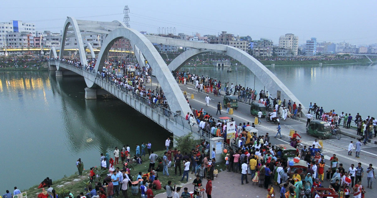 এক ধাক্কায় বাংলাদেশের মানুষের গড় আয়ু ৫ বছর কমছে একটি বড় কারণে