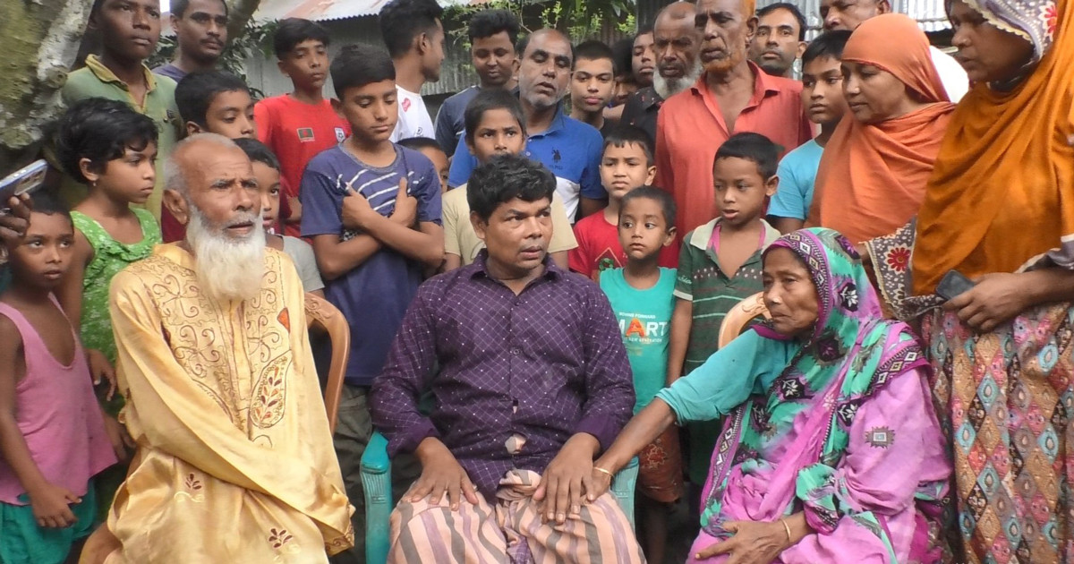 ২৮ বছর পর সন্তানকে ফিরে পেলেন বাবা-মা