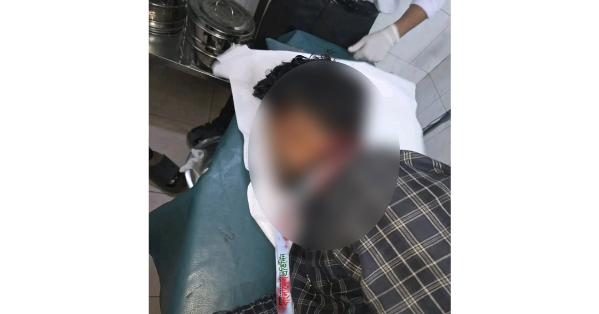 লাইভ চলাকালে আঘাতে আহত বাংলাদেশ প্রতিদিনের রিপোর্টার দুর্জয়