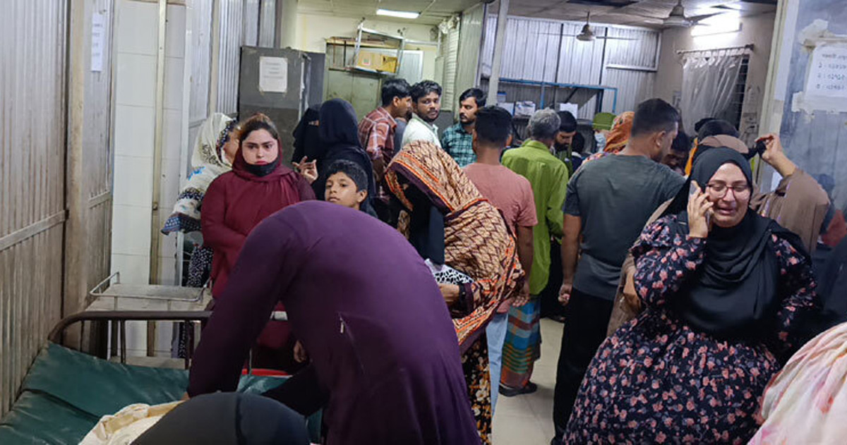 বিদ্যুৎস্পৃষ্ট হয়ে মাকে ধরল মেয়ে, প্রাণ গেল দুজনের