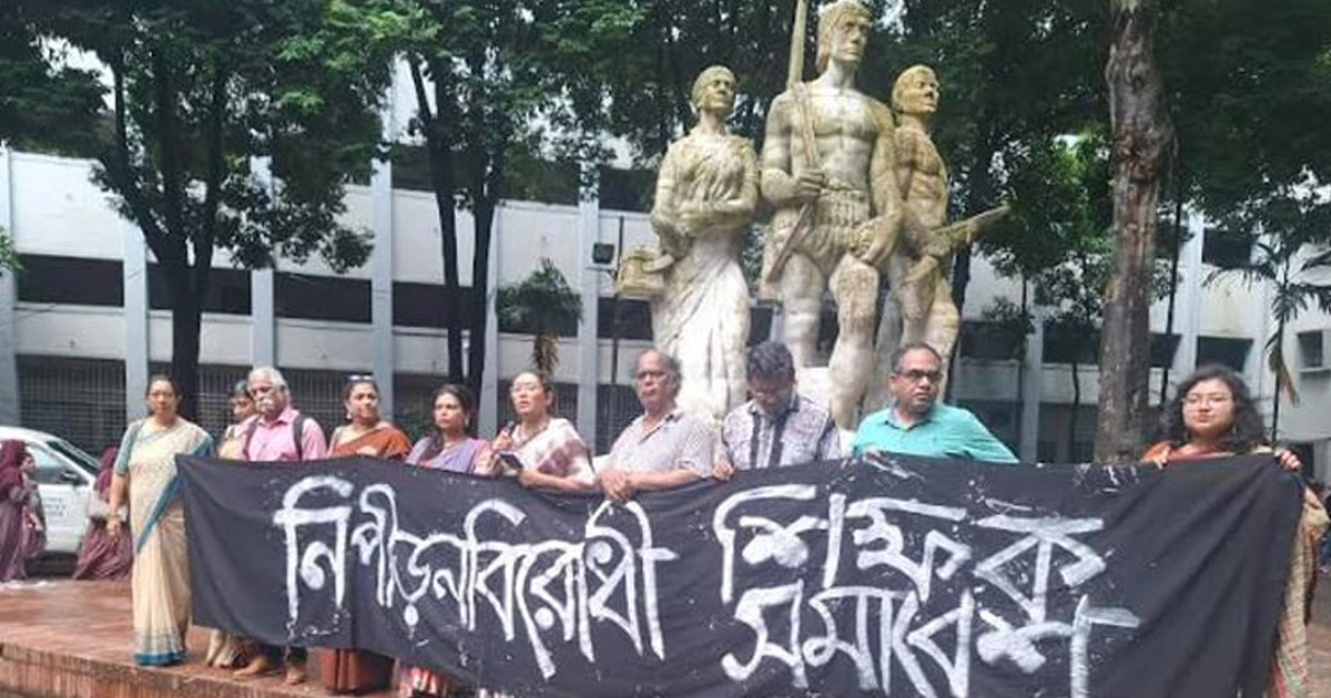 এরপরে আর স্বরাষ্ট্রমন্ত্রীর পদে থাকার কোনো নৈতিক ভিত্তি নেই: সামিনা লুৎফা