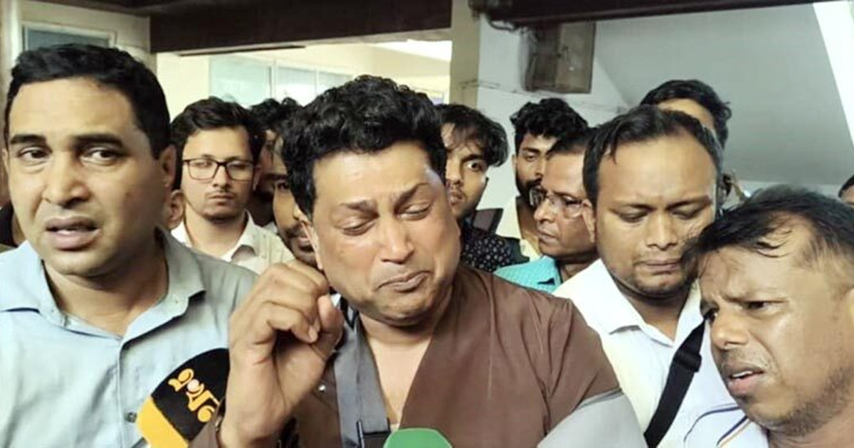 থমথমে চবি, ১৫০০ শিক্ষার্থী আহত বলে দাবি
