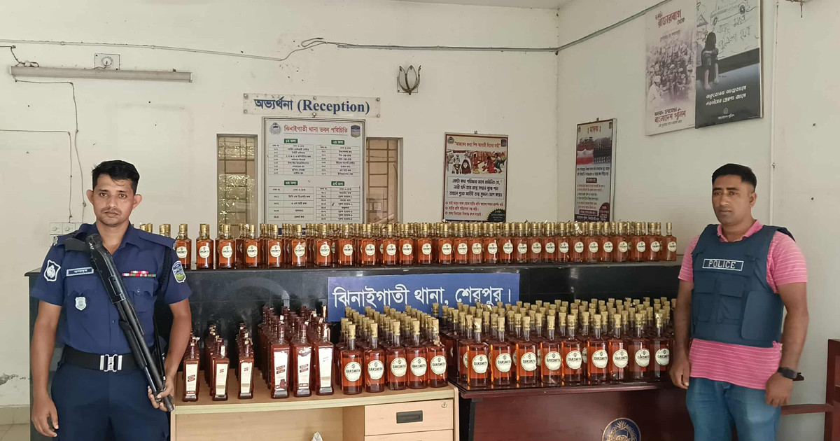 শেরপুর সীমান্ত থেকে ৩৮০ বোতল ভারতীয় মদ জব্দ