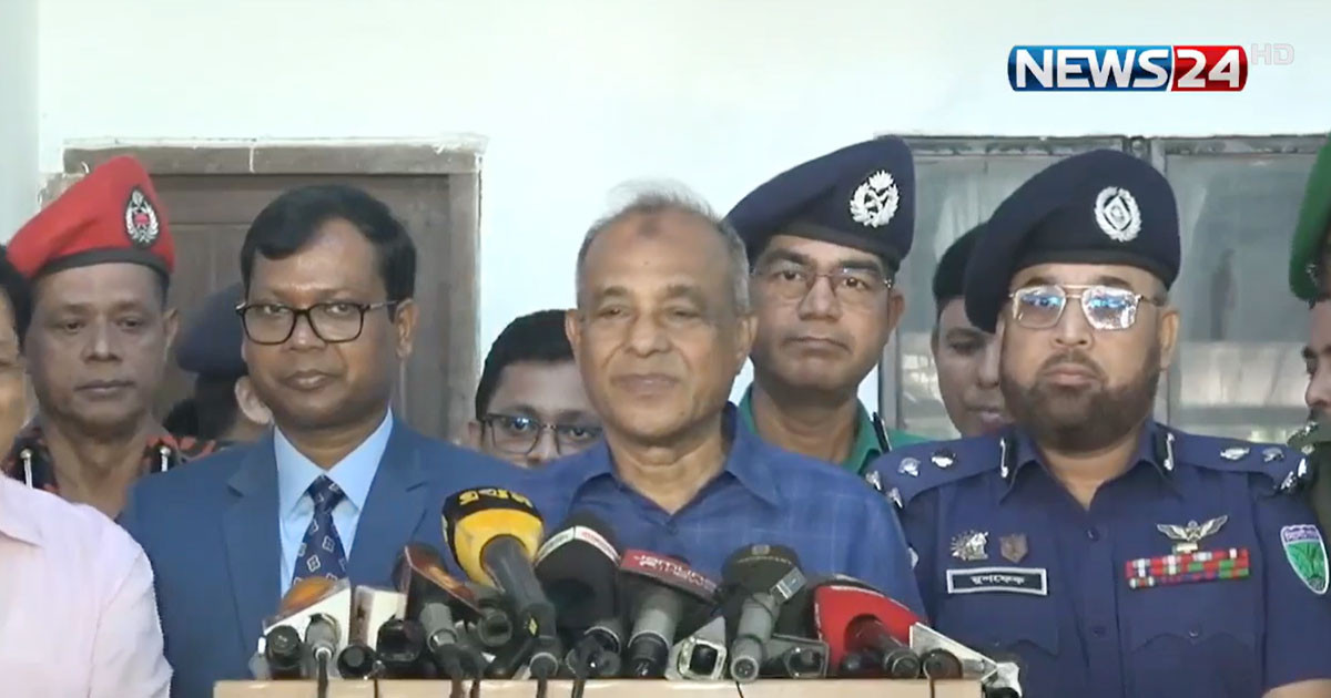 নির্বাচনে নৌ ও বিমানবাহিনীর সদস্যরাও দায়িত্ব পালন করবেন: স্বরাষ্ট্র উপদেষ্টা