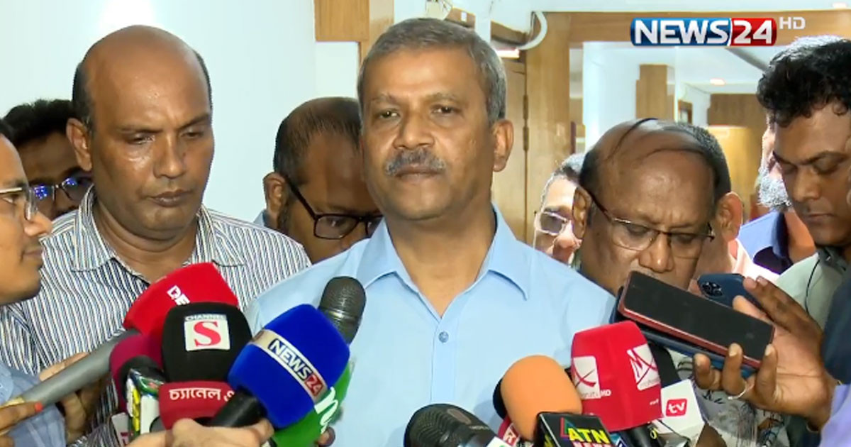 ফেব্রুয়ারিতেই নির্বাচন আয়োজনে দৃঢ় প্রতিজ্ঞ সরকার: আসিফ নজরুল