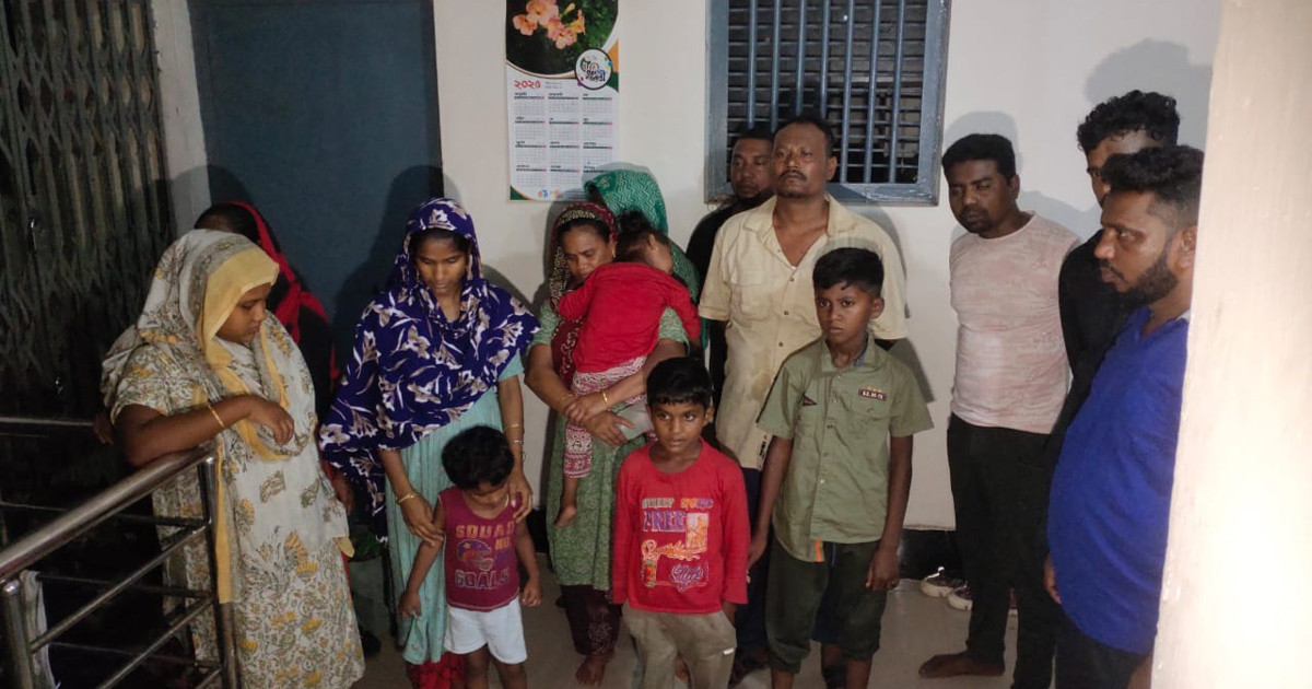 ১৪ বাংলাদেশিকে হস্তান্তর করল বিএসএফ