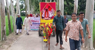 কুড়িগ্রামে অবসরপ্রাপ্ত শিক্ষককে ঘোড়ার গাড়িতে চড়িয়ে রাজকীয় বিদায়