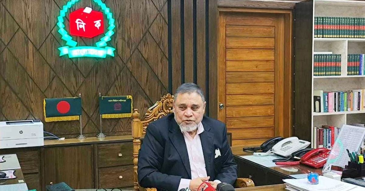 প্রবাসীদের ভোটার কার্যক্রম দেখতে রাতে কানাডা যাচ্ছেন সিইসি