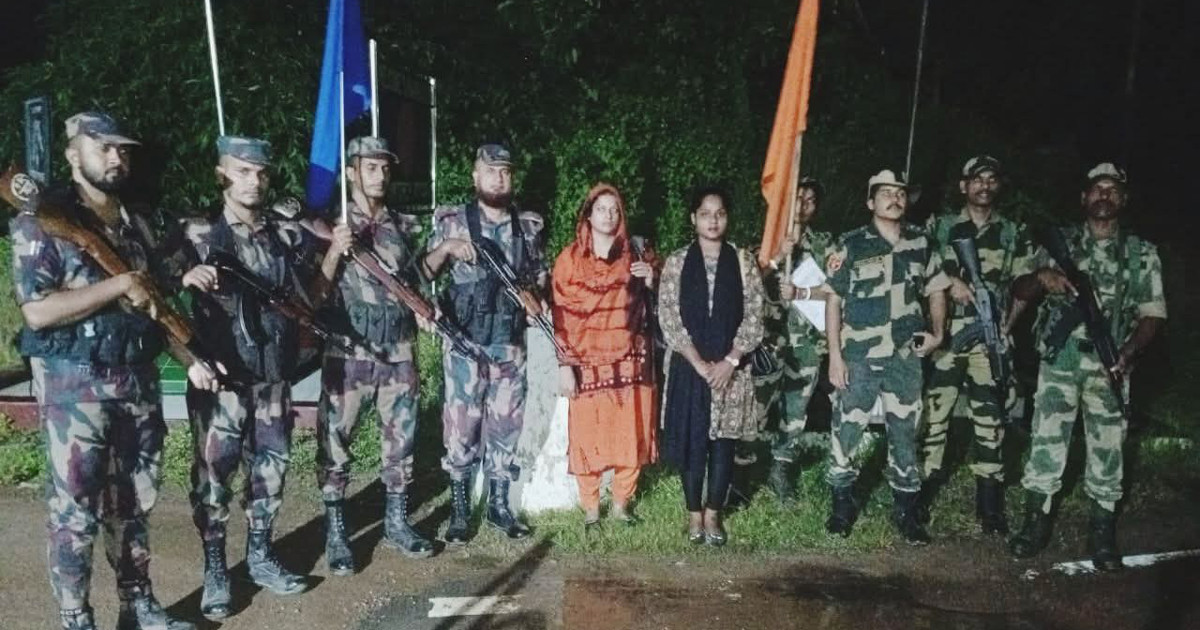 আটক দুই বাংলাদেশিকে ফেরত দিয়েছে বিএসএফ
