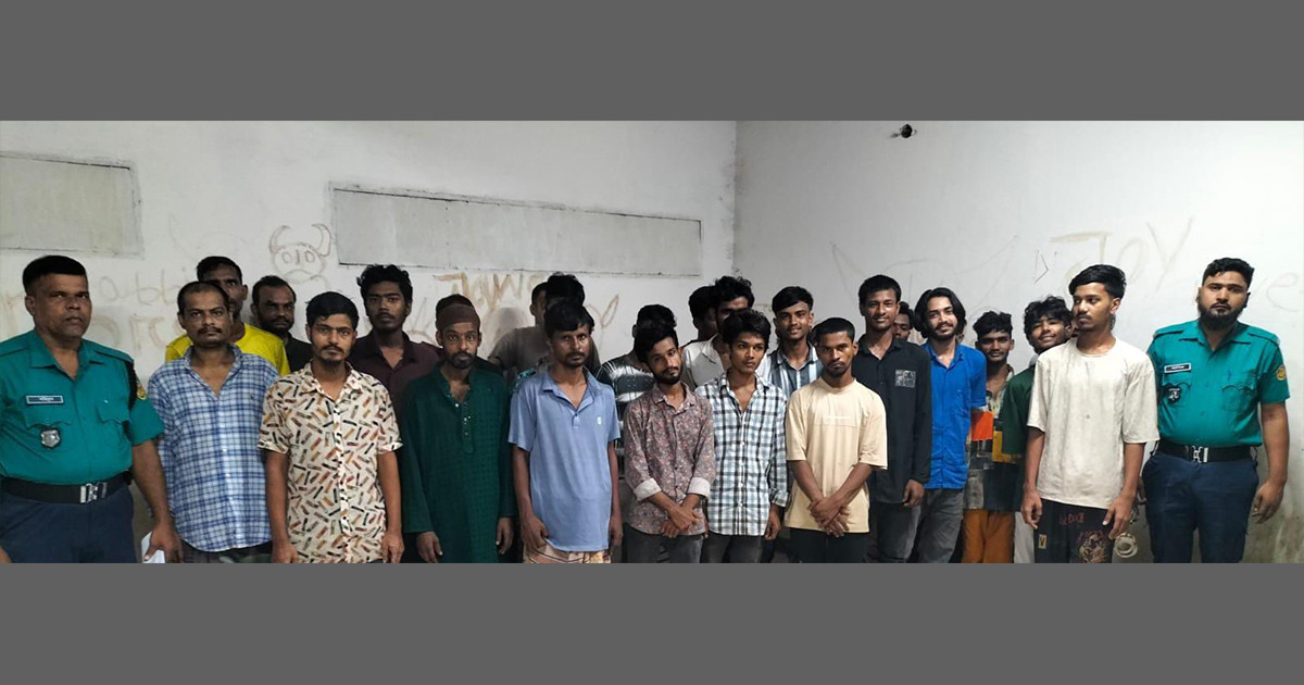 রাজধানীতে পুলিশের বিশেষ অভিযান, মাদকসহ গ্রেপ্তার ৩৪