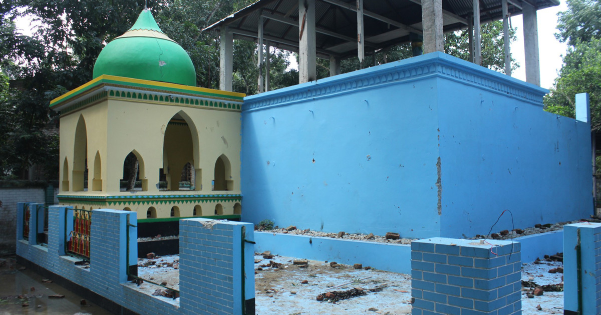দরবার ও পুলিশের ওপর হামলার ঘটনায় পাঁচজন গ্রেপ্তার