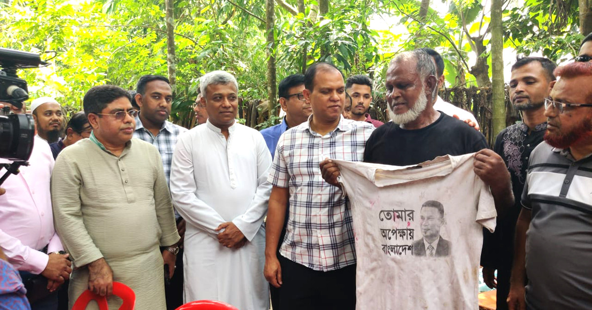 ভ্যানচালক মোস্তফা শেখের পরিবারের দায়িত্ব নিলেন তারেক রহমান