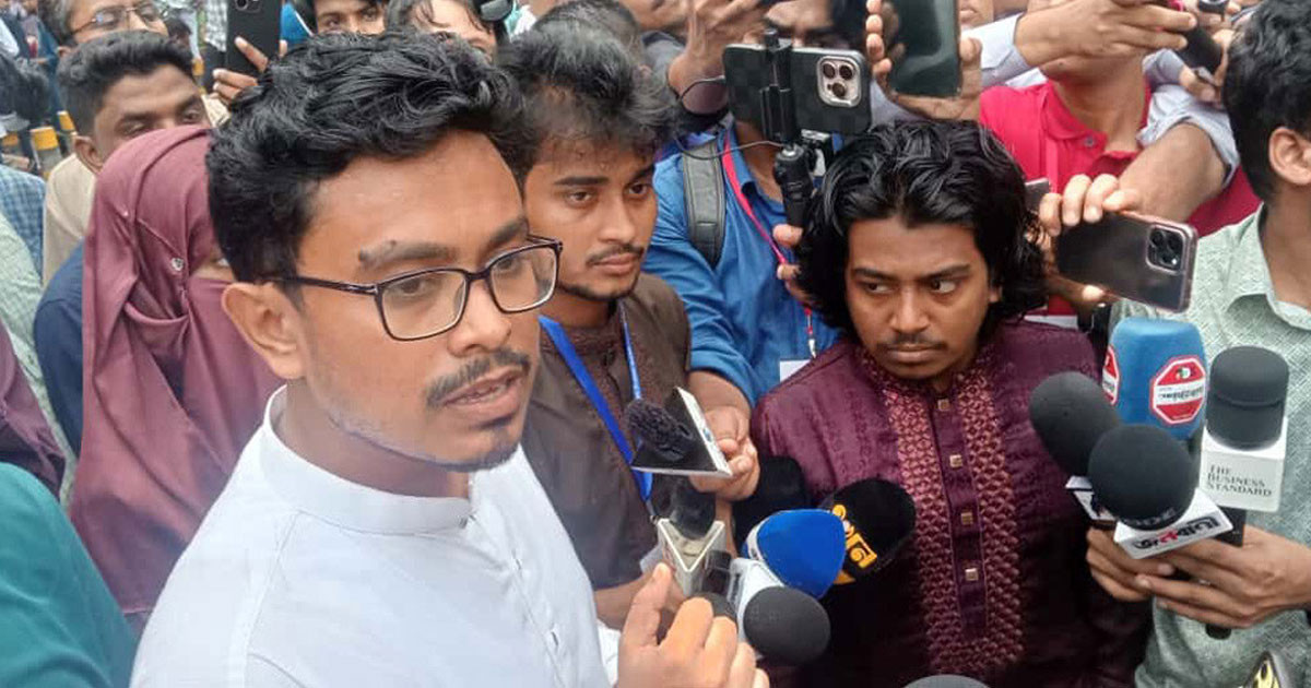 সাদিক কায়েমকে ঘিরে উত্তেজনা