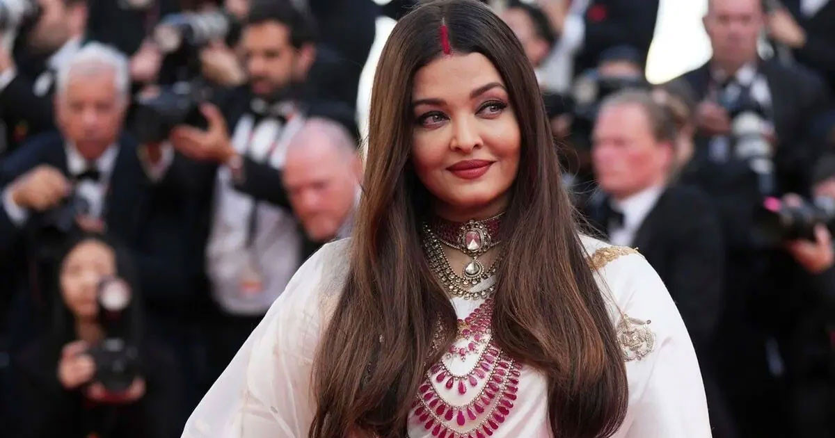 আপত্তিকর ছবি ভাইরাল,  হাইকোর্টে ঐশ্বরিয়া