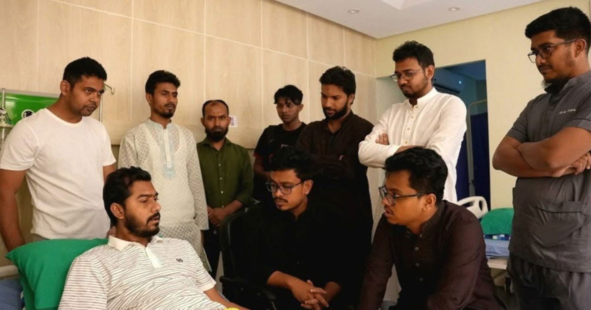 নুরকে দেখতে গিয়ে কাঁদলেন সাদিক কায়েম