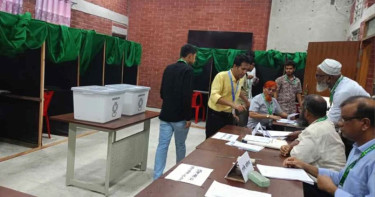 জাকসু নির্বাচনে চলছে ভোটগ্রহণ