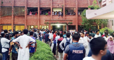 ফের জাকসুর ভোট গণনা বন্ধ, চলছে জরুরি সভা