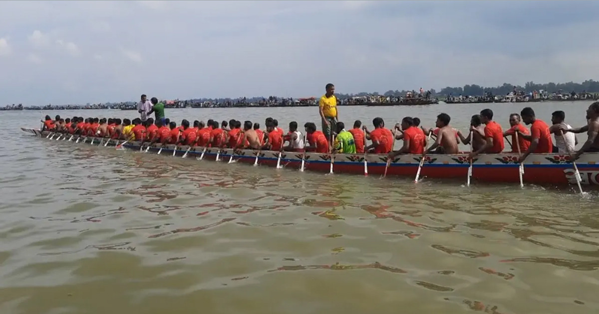 চার দশক পর চলনবিলে ঐতিহ্যবাহী নৌকাবাইচ