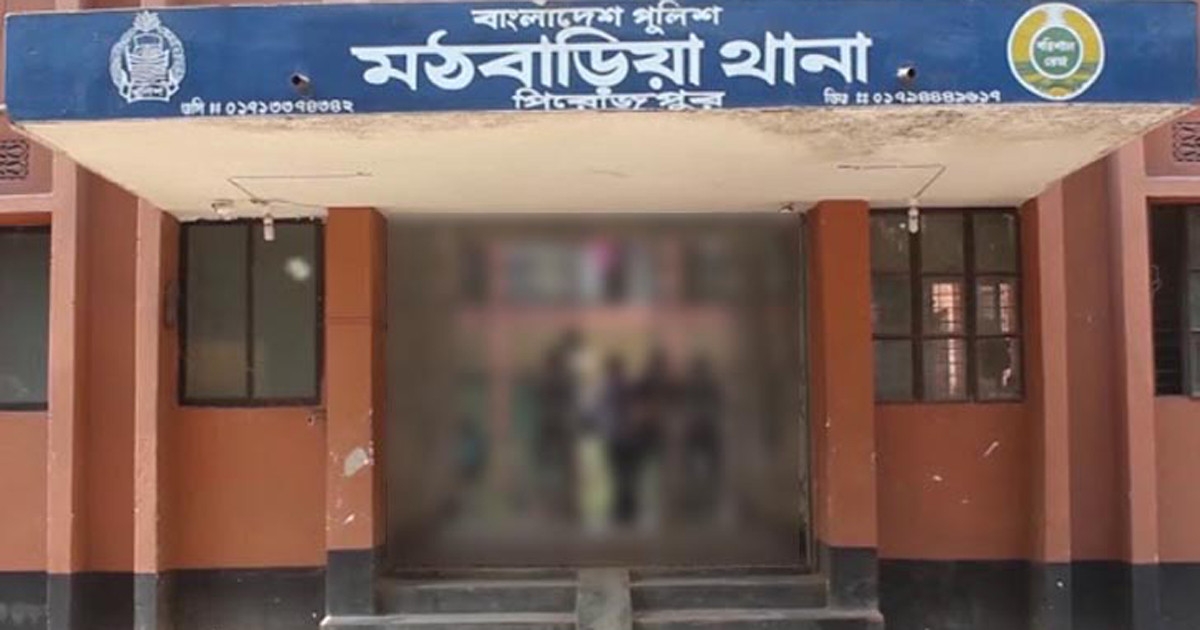শিক্ষক বাবাকে হত্যার অভিযোগে ছেলে গ্রেপ্তার