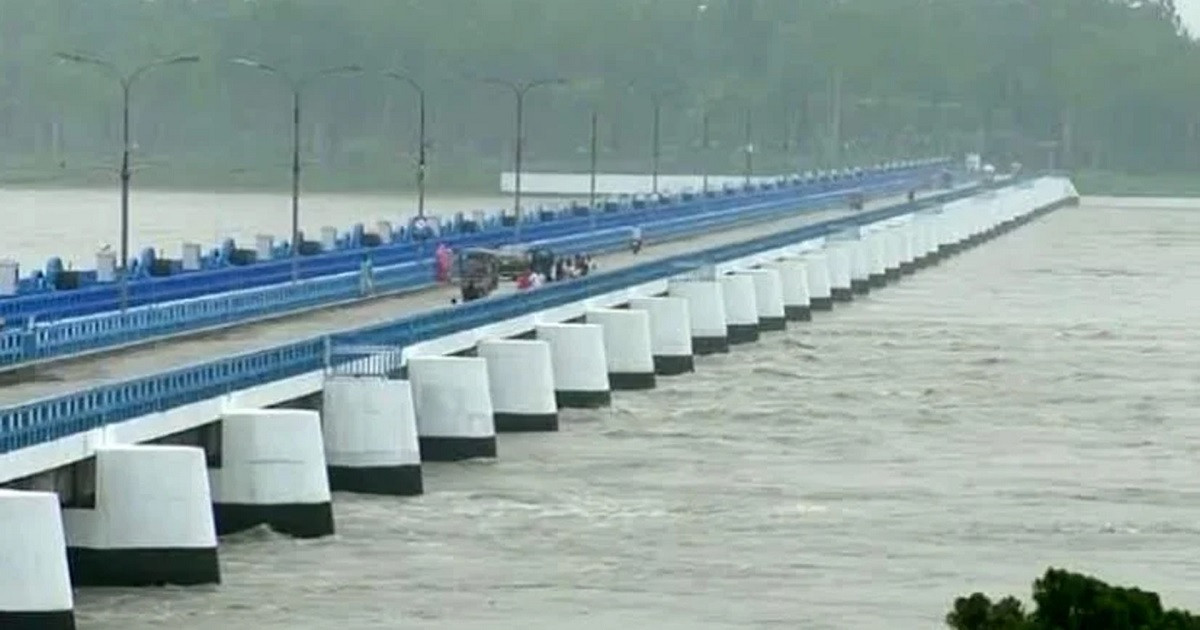 বিপৎসীমা ছুঁই ছুঁই তিস্তার পানি, খোলা ৪৪ জলকপাট