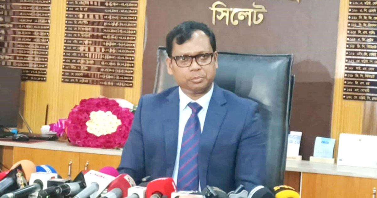 যে কারণে সিলেটের সেই ডিসি সারওয়ার আলমকে শোকজ