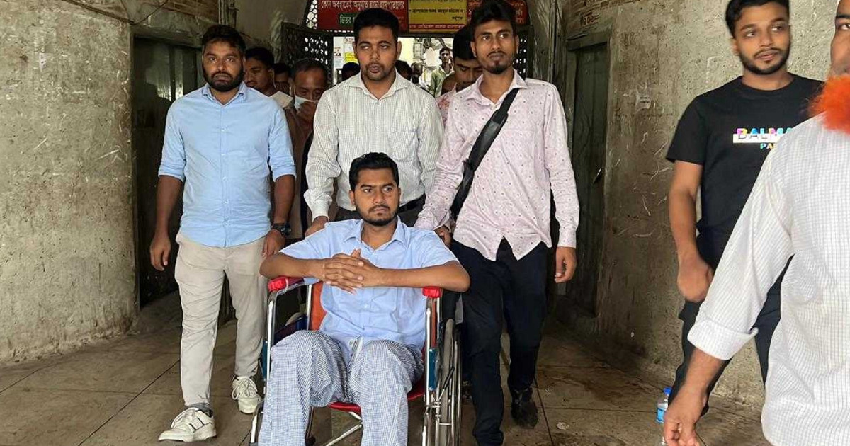 হাসপাতাল ছাড়লেন নুর