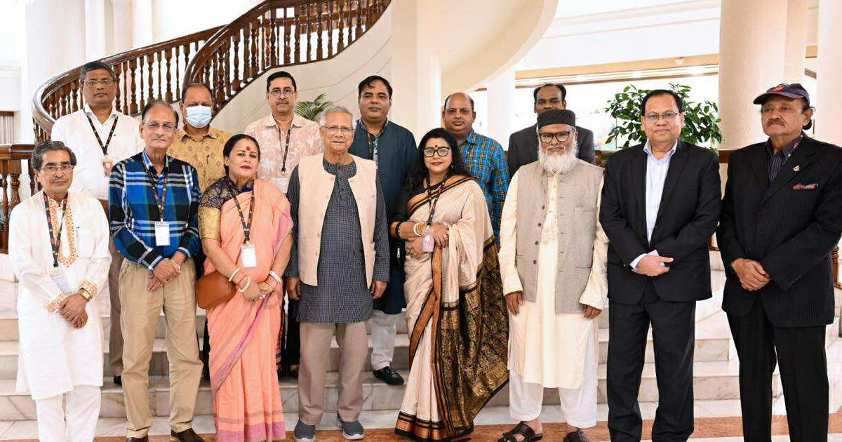 দুর্গাপূজার প্রস্তুতি নিয়ে হিন্দু ধর্মের নেতাদের সঙ্গে প্রধান উপদেষ্টার বৈঠক