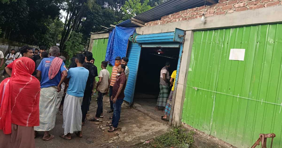 রাতভর উচ্চস্বরে কথা বলায় অটো গ্যারেজে হামলার অভিযোগ