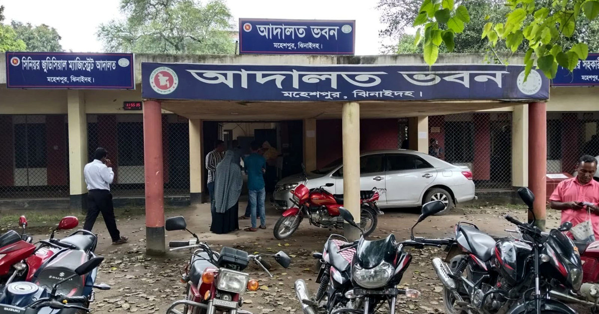ছুটিতে বিচারক, আদালত বন্ধ—ফিরে যাচ্ছেন হতাশ বিচারপ্রার্থীরা