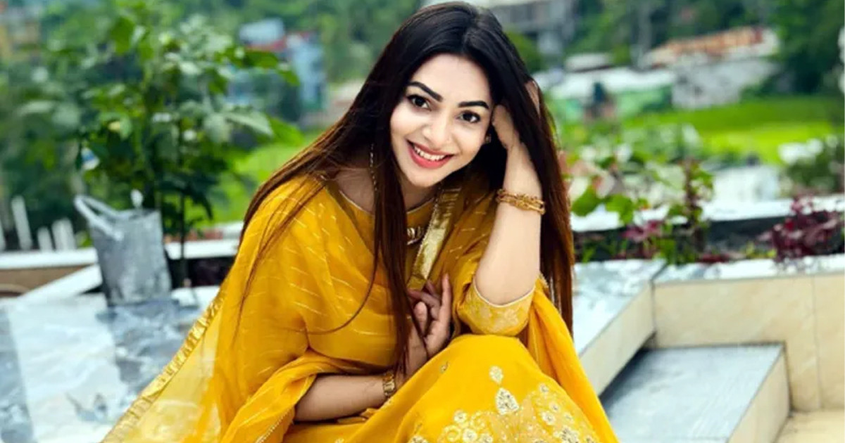 ‘মুখে হাসি থাকলেও বুকে শুরু হয় ভাঙচুর ঝড়’