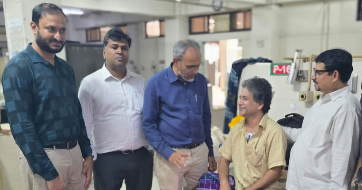 সাংবাদিক টুটুলকে দেখতে জাতীয় হৃদরোগ হাসপাতালে বিএনপির স্বাস্থ্য সম্পাদক