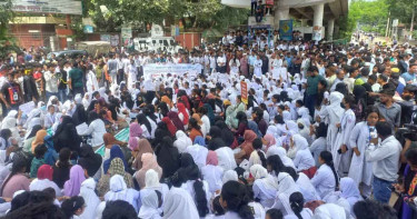 কারিগরি শিক্ষার্থীদের আন্দোলনে সংহতি জানিয়ে ছুটে গেলেন শিক্ষকরাও