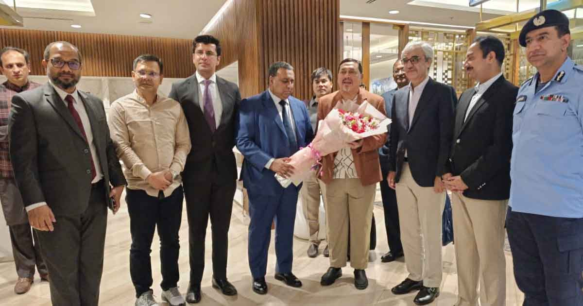 নয় দিনের সরকারি সফরে পাকিস্তান গেলেন স্বরাষ্ট্র সচিব
