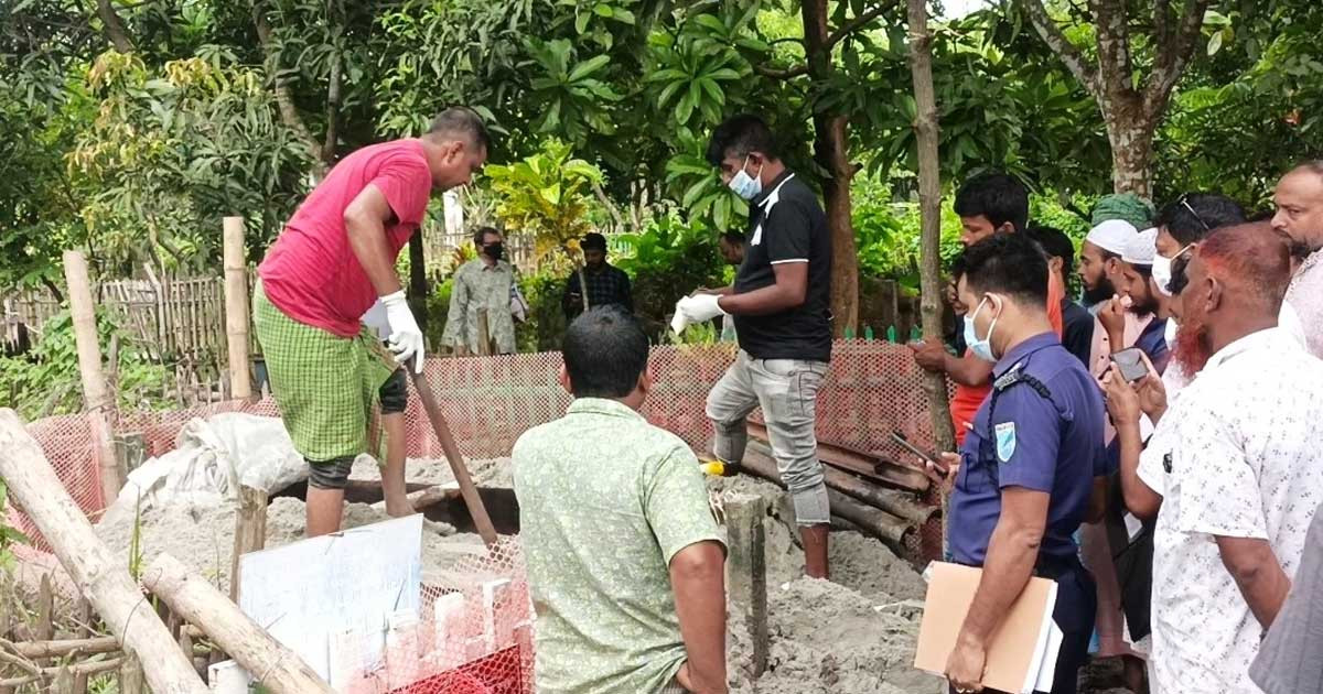 দাফনের দেড় মাস পর কবর থেকে  ঠিকাদারের মরদেহ উত্তোলন