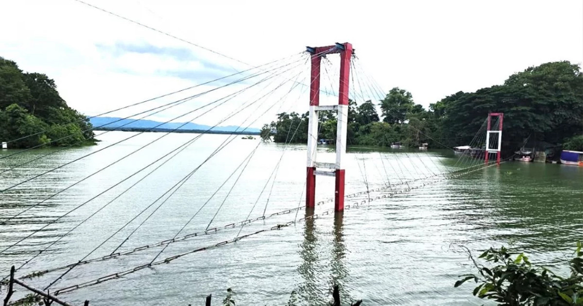 পানির নিচে রাঙ্গামাটির ঝুলন্ত সেতু