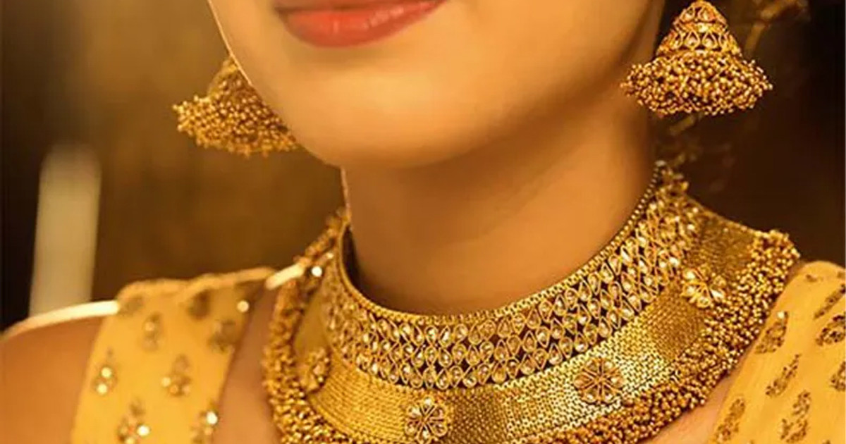 দেশের বাজারে স্বর্ণের ভরি কত?