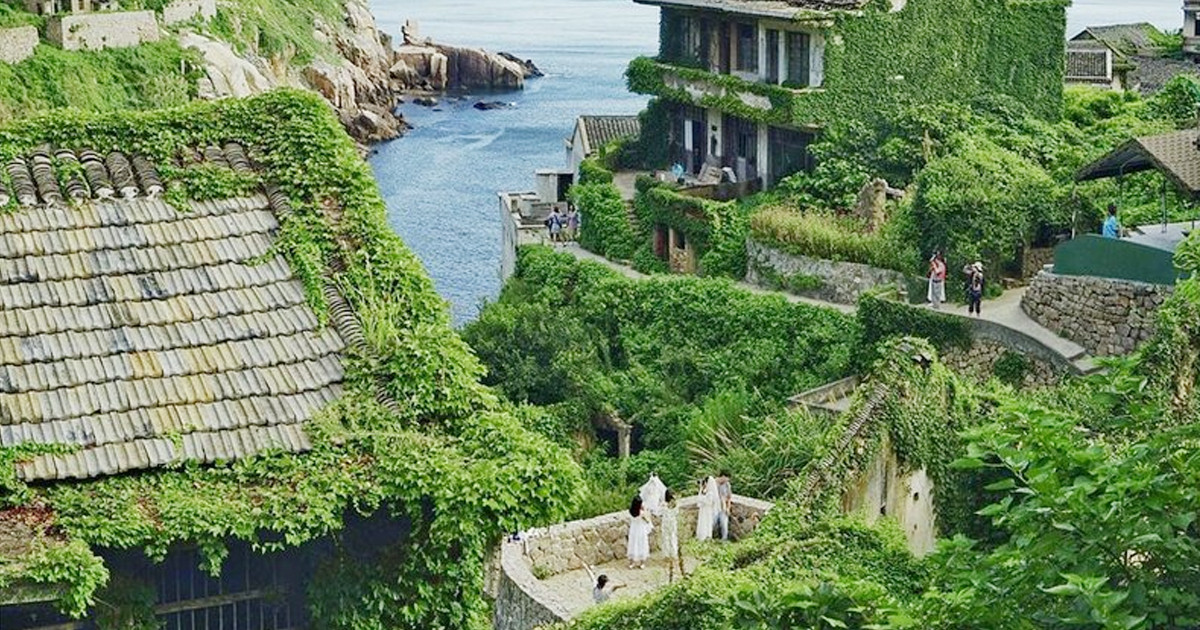 পর্যটকদের আকর্ষণের কেন্দ্রে এখন চীনের যে ভুতুড়ে গ্রাম