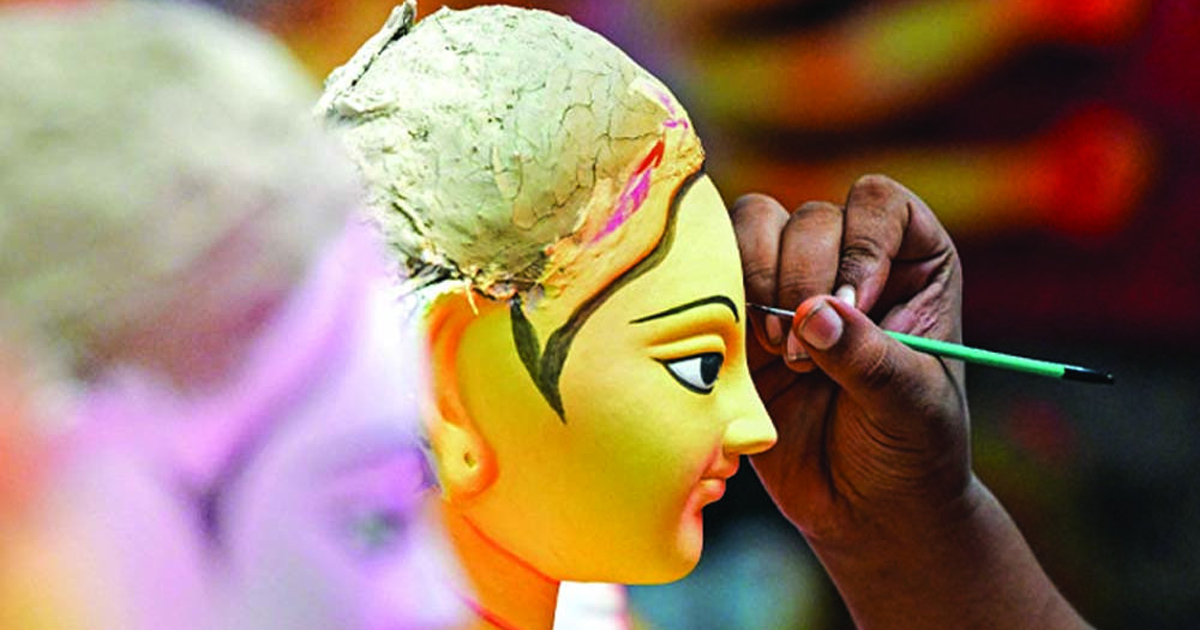 শুভ মহালয়ার মধ্য দিয়ে দুর্গাপূজার আনুষ্ঠানিকতা শুরু