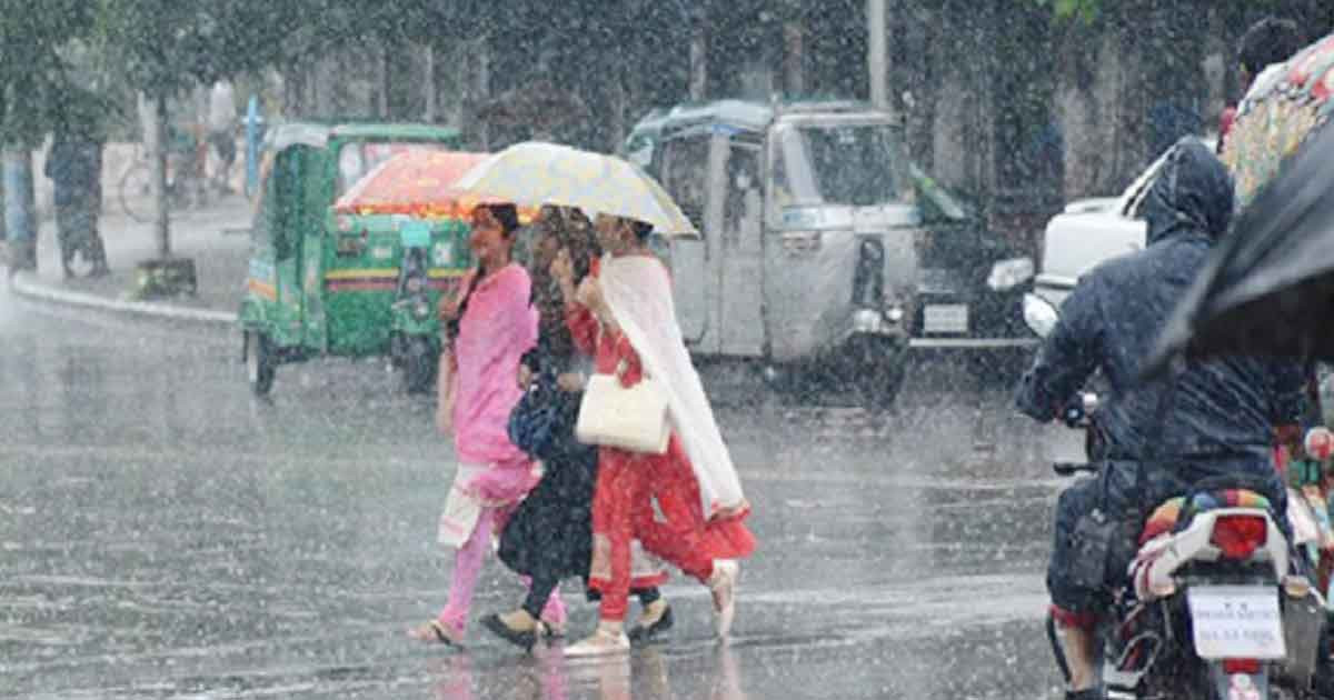 ভোর রাত থেকেই বৃষ্টি, আবহাওয়া অফিস দিলো আরও বড় দুঃসংবাদ