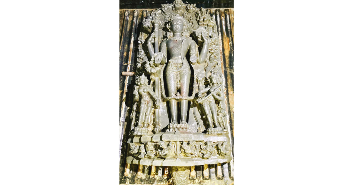 বগুড়ায় ১৯০ কেজি ওজনের কষ্টিপাথরের মূর্তি উদ্ধার
