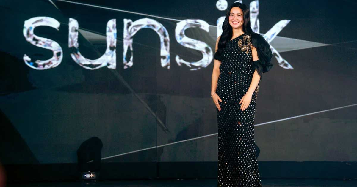 নিজের অভিজ্ঞতা শেয়ার করে গেলেন হানিয়া আমির