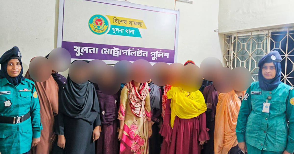 আবাসিক হোটেলে অভিযান, গ্রেপ্তার ২০ তরুণ-তরুণী